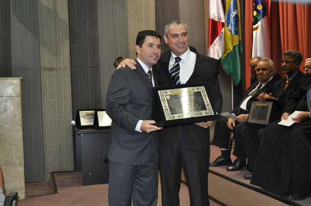 Título de Cidadão Honorário – Carlos Oliveira