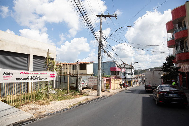 Vereador Alex Chiodi fiscaliza obras do Asfalto Novo na região Sede