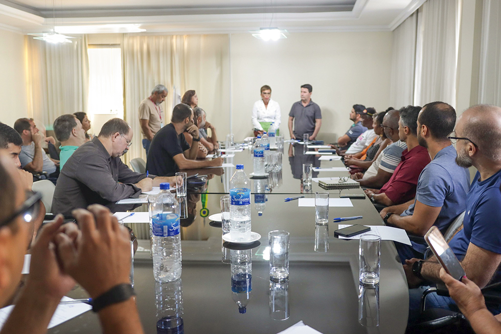 Lideranças de bairros da regional Sede apresentam demandas e solicitam apoio do vereador Alex Chiodi para avançarem