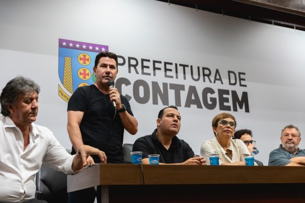 Alex Chiodi participa da assinatura da Ordem de Serviço para a construção do Terminal Sede